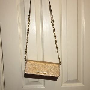 Wallet with chain
